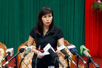 Pho chu tich quan noi ve viec 'goi cong an ra trong xe de an bun' hinh anh