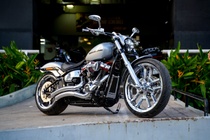 Cuong Do La mua Harley-Davidson hang doc anh 2