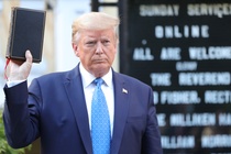 TT Trump đe dọa dùng quân đội để ‘áp đảo’ người biểu tình