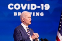 Ông Biden chỉ trích chính quyền Trump về tiến độ tiêm phòng Covid-19