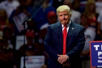 'Thị trường mua bán suất ân xá nhộn nhịp trước ngày TT Trump rời chức'