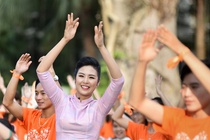 Hoa hau Ngoc Han, MC Phan Anh nhay flashmob vi su tu te hinh anh
