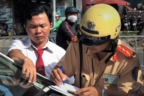 Cong an TP.HCM kien quyet xu ly nghiem can bo vi pham hinh anh