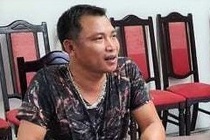 Tron cach ly Covid-19, nguoi dan ong ngoi trong tu lanh tren cabin oto hinh anh