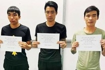 4 thanh nien nguoi Viet boi qua song tu Campuchia ve que an Tet hinh anh