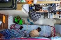 Gia nha qua dat, nguoi tre Hong Kong thue nha chung, chia cho o hinh anh