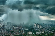 Khoanh khac 'nhu phim vien tuong' trong con mua lon o Ha Noi hinh anh
