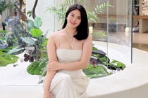 Nguoi phu nu benh tim duoc tai xe taxi giup do giua giong loc o Ha Noi hinh anh