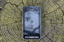 'Sat thu iPhone' ra doi som nhung khong ai nho toi cua LG hinh anh