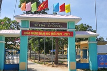 Phu huynh duoc tra lai tien rem cua hinh anh