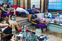 53 thanh nien bay lac trong quan karaoke Luxury hinh anh