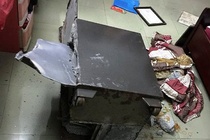 Mot gia dinh bao mat gan nua ty khi ve que an Tet hinh anh