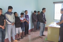 Tam giu 8 nguoi to chuc ca do bong da qua mang hinh anh