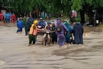 Mua lon khien hang tram ngoi nha o Dak Lak bi ngap hinh anh