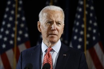 Tổng thống Biden từ chối bình luận về tin ông Trump bị truy tố