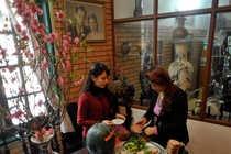 Net truyen thong cua gia dinh Viet moi sang mung 1 Tet hinh anh