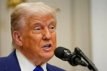 Ong Trump duoc long dan My tro lai hinh anh