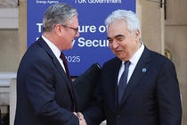 'Nguoi dan ong nham chan nhat the gioi' nhung ai cung muon gap hinh anh