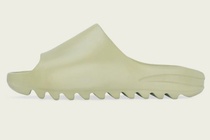 Dép lê Yeezy ngày mai lại mở bán qua mạng, giá 1,3 triệu đồng