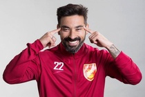 Lavezzi khien nguoi Trung Quoc noi con thinh no hinh anh