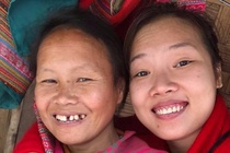 Me ruot cua em be Muong Lat dot ngot qua doi hinh anh