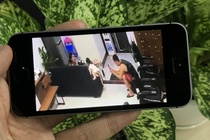 Vu to chup len vung kin be 2 tuoi: Dung nham giua cung nung va au dam hinh anh