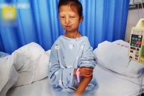 Co gai chi con da boc xuong vi 5 nam nhin an nuoi em bi benh hinh anh