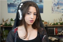 Nu streamer bi ke la rinh rap, doa giet suot nhieu thang hinh anh