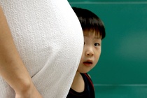 Vì sao phụ nữ châu Á ngại có con trước hôn nhân