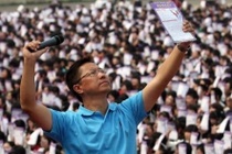Thay giao tai tieng Trung Quoc bi to hanh hung con gai hinh anh