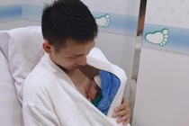 Đỗ Hùng Dũng đón con trai đầu lòng