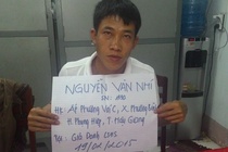 Gia danh canh sat chan xe kiem tra giay to hinh anh