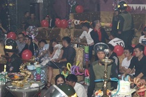 64 'cau am, co chieu' dinh ma tuy trong vu truong o mien Tay hinh anh