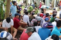 Cảnh sát bắt 92 người đá gà ăn tiền ở Trà Vinh