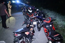 Nhom 'quai xe' tren quoc lo 54 bo tron trong dem hinh anh