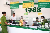 Canh sat dong loat kiem tra 13 diem kinh doanh cua F88 o Tien Giang hinh anh