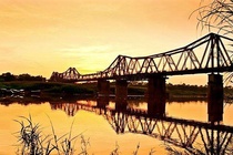 Cay cau thep dau tien nao o Viet Nam hon 117 nam tuoi? hinh anh