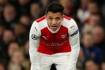Thua tham Bayern, Arsenal cui dau roi Champions League hinh anh