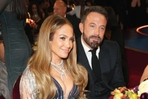 Vi sao Ben Affleck luon co ve ngoai khon kho hinh anh