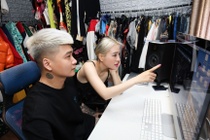Lam nhieu nghe de co them tien nuoi con, thue giup viec hinh anh