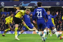 Sự cố trong trận thắng 2-0 của Chelsea trước Dortmund