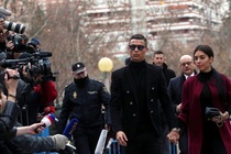 Nghi vấn Ronaldo và bạn gái rạn nứt tình cảm