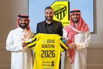 Benzema ra mắt đội bóng mới