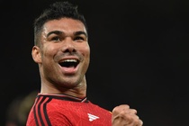 Casemiro sap linh luong ngang Ronaldo o MU hinh anh