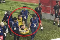 Khoanh khac gay phan no o bong da Indonesia hinh anh