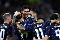 'Không ai có thể chặn đứng Messi'