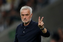 Mourinho vượt quá giới hạn?