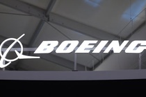 Boeing nhan dat hang hon 300 tau bay moi trong mot thang hinh anh