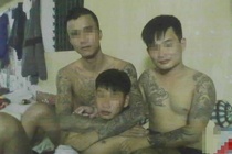 Học viên tung ảnh 'tự sướng' xăm trổ đầy mình lên mạng