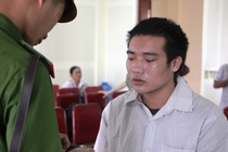 Tra ho so, dieu tra bo sung vu chong chem vo, sat hai con gai 2 tuoi hinh anh